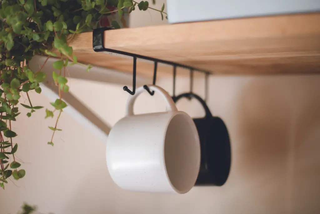 Ganchera para estante