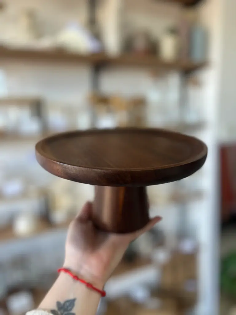 Base de torta en acacia